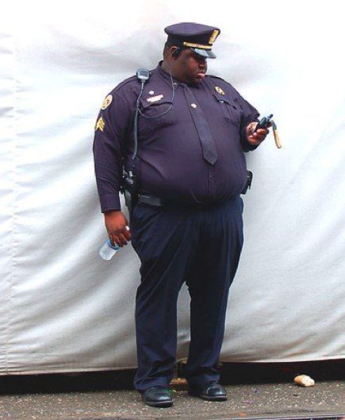 such_fat_cops_640_16.jpg